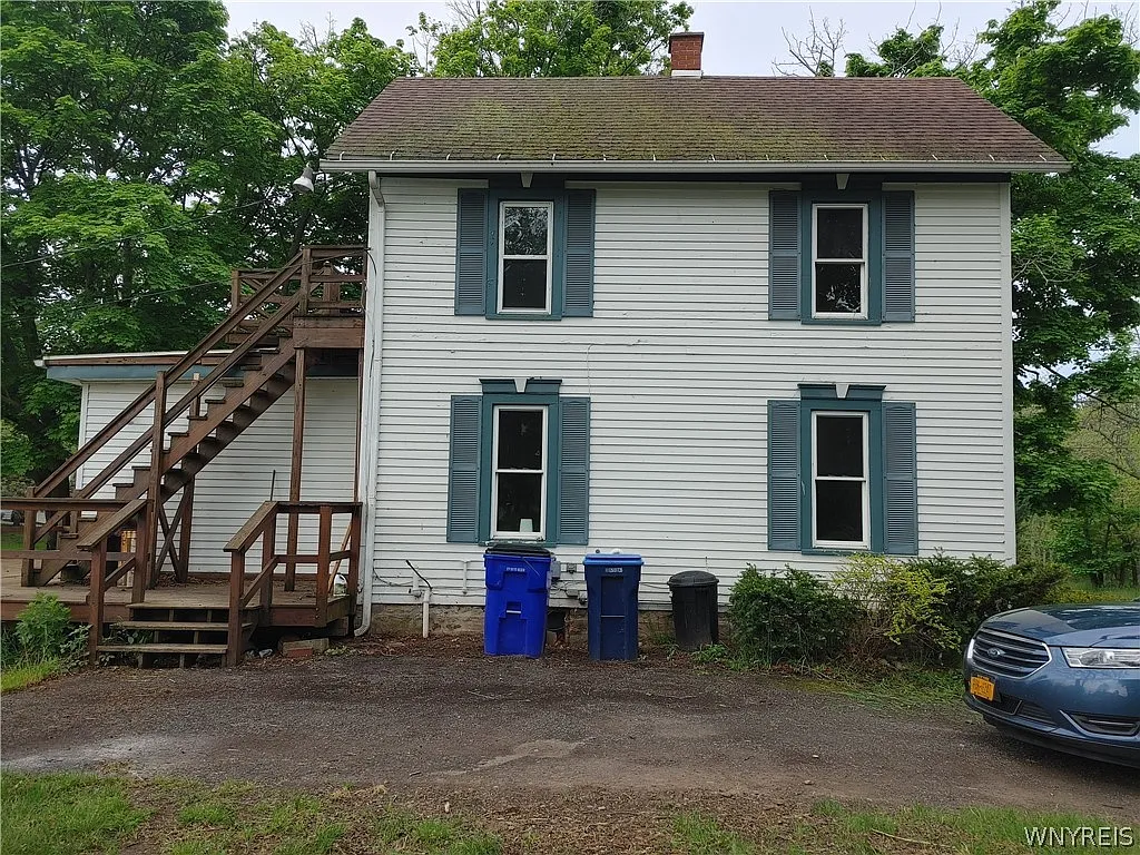 3 bed, 2.0 bath, 1757 sqft, $2,500 — Photo 2