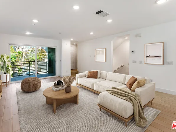 5258 Bainbridge Pl, Valley Village, CA 91607