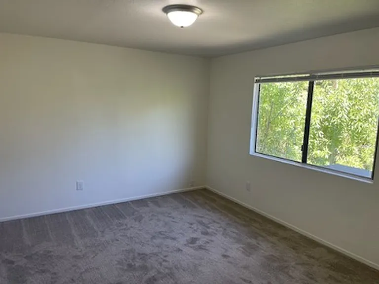 545 Fein Ave — Photo 7