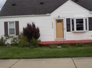 46020 Edgewater Dr, Chesterfield, MI