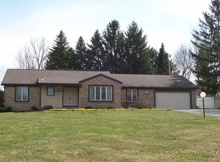 23 Charter Oaks Dr, Pittsford, NY 14534