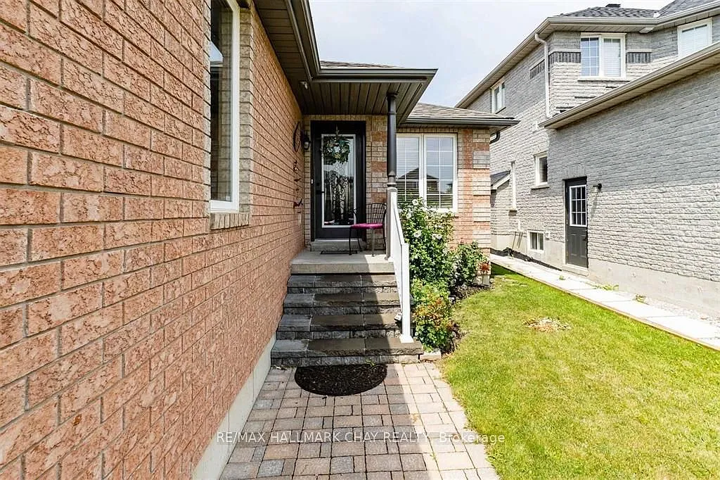 2 bed, $2,500 — Photo 2