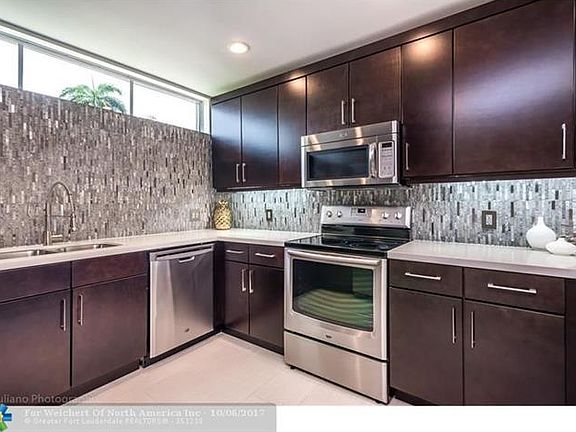 4th image of 2730 NE 1st Ter