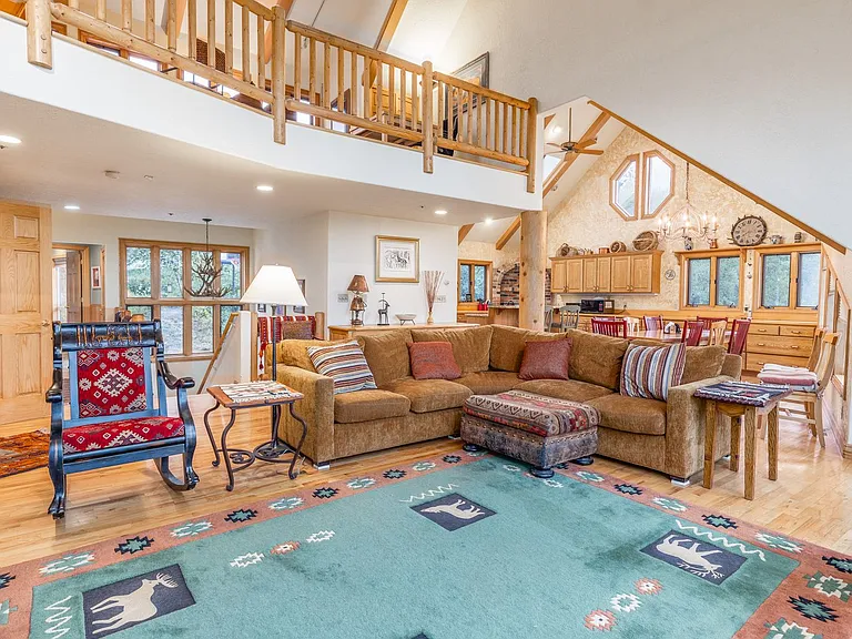 2524 Aspen Springs Dr — Photo 3