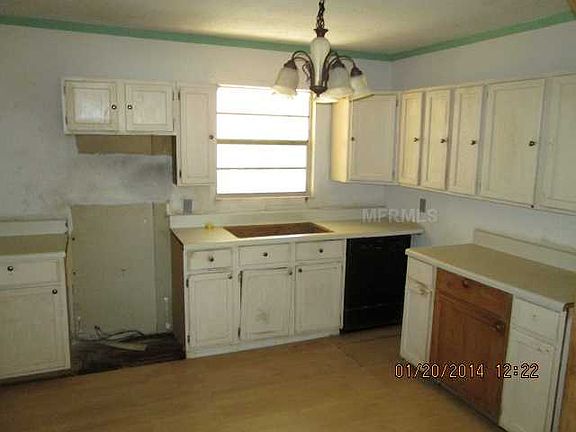 4th image of 2420 Crescent Dr