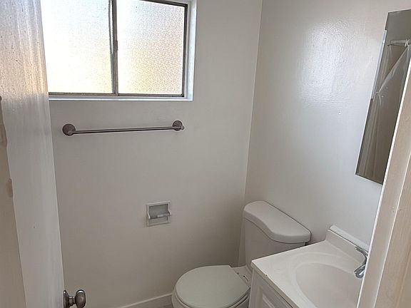 4th image of 850 Victor Ave #41