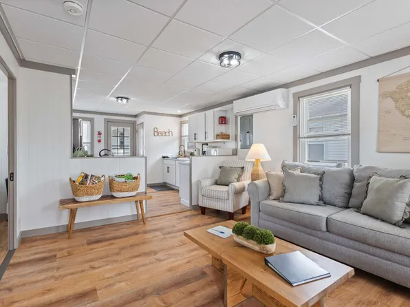 2 Island Path, Hampton, NH