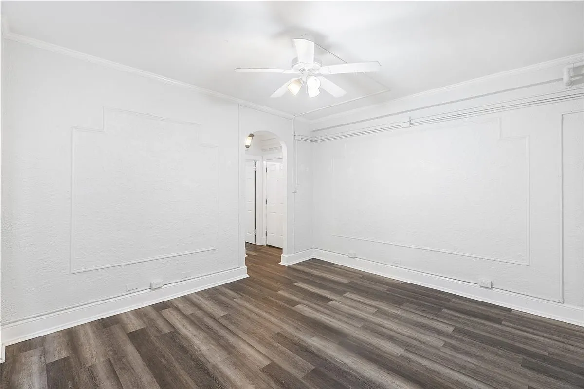 37 South Iowa Avenue #5D (EHT) - 5D — Photo 4