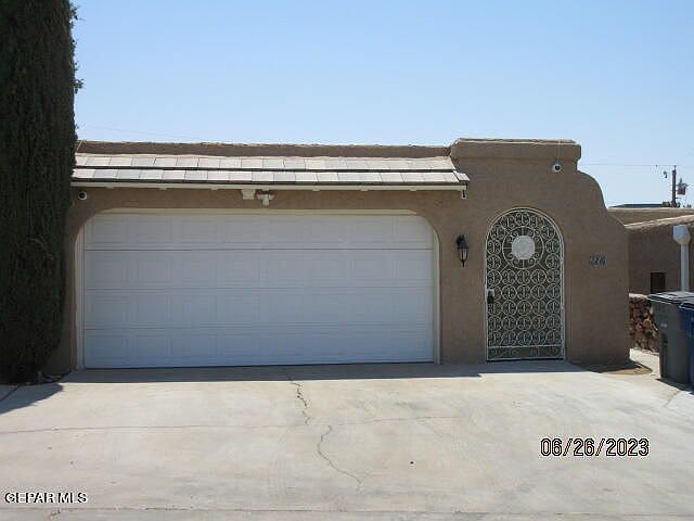 1st image of 328 Thunderbird Dr