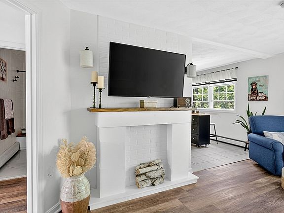 4th image of 60 Edgelawn Ave APT 5
