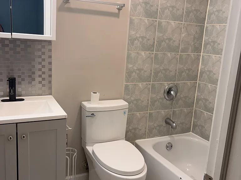 5905 S Indiana Ave #1 — Photo 12