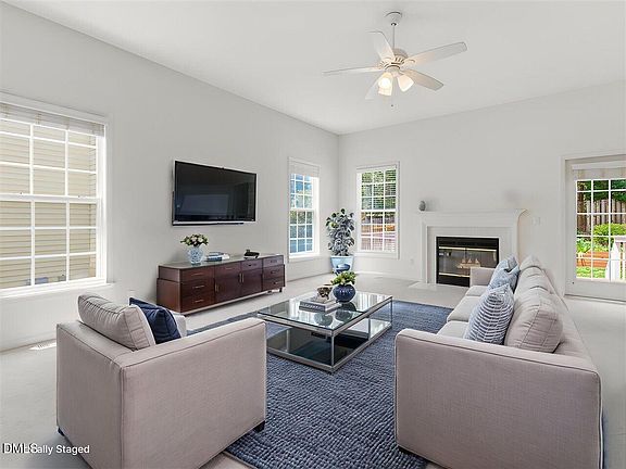 2nd image of 1137 Pebble Creek Xing