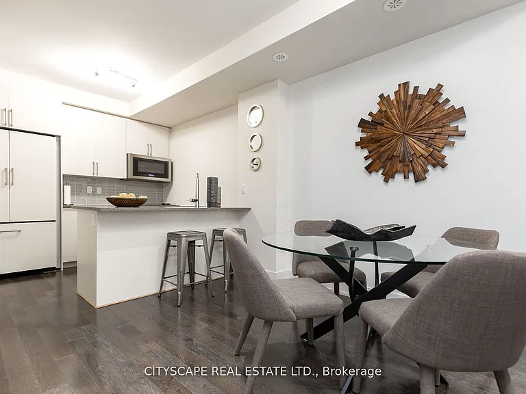 1084 Lansdowne Ave — Photo 5