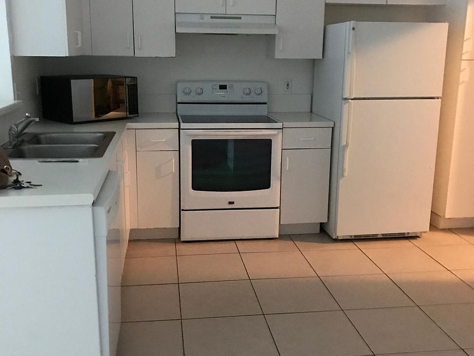 Kitchen with eating area