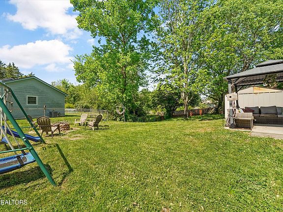 2nd image of 7213 Ashford Glen Dr