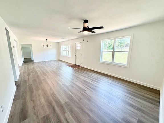 5th image of 408 E Hickory Ave