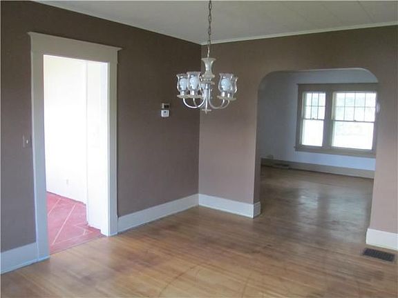 5th image of 157 Frontenac Ave