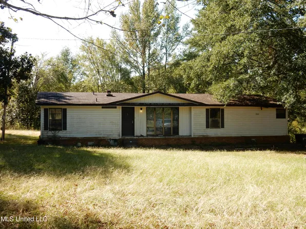 16 Leewood Rd, Holly Springs, MS 38635