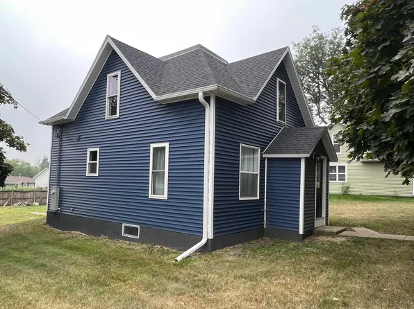 202 Wright St, Parkersburg, IA 50665