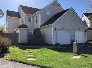 11 Cummings Ct, Freehold, NJ 07728