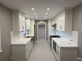 10413 Pioneer Ave, Oakdale, CA 95361