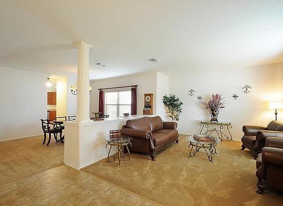 5th image of 405 Wildwood Dr