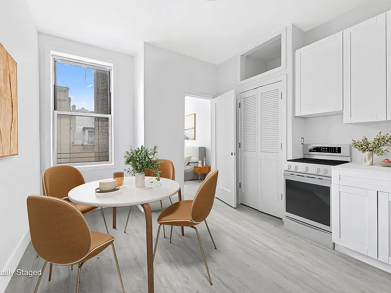 25 E 7th St #9 — Photo 2