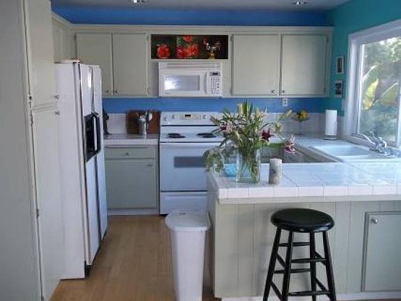 Clean w/tropical colors!