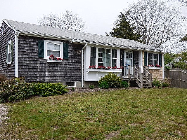 Main House 3 Bedroom sleep 8