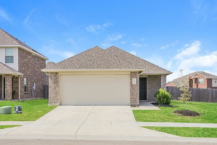 1st image of 1412 Starling Ln