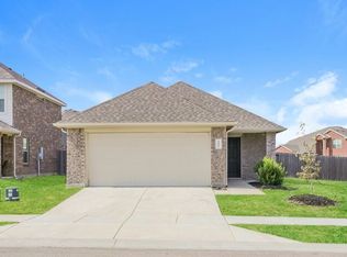 1412 Starling Ln, Ennis, TX 75119
