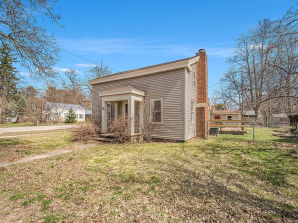 414 N Niles St, Paw Paw, MI 49079