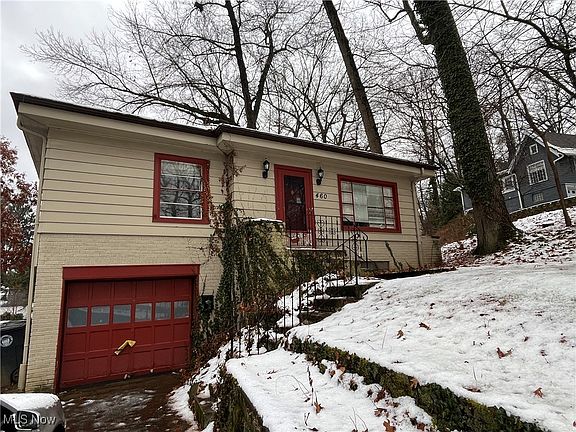 2nd image of 460 Palisades Dr