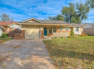 947 SW 1st St, Moore, OK 73160