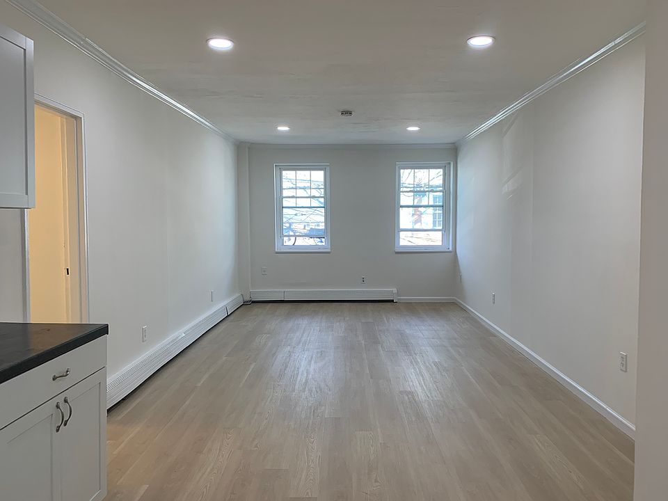 2nd image of 21-29 Audrey Ave #2
