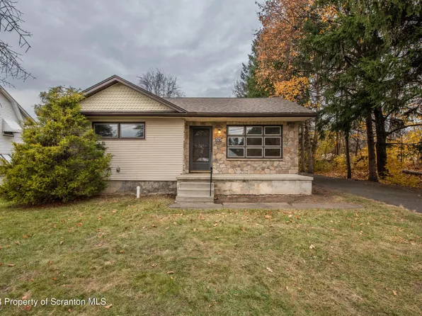 525 Rocky Glen Rd, Moosic, PA 18507