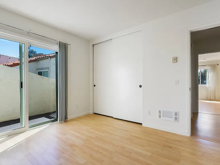 902 Caminito Madrigal #B — Photo 13