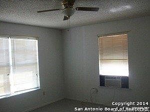 4th image of 9626 S Presa St