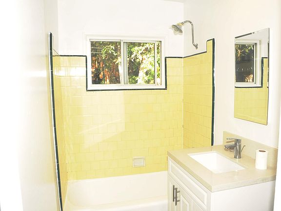 5th image of 1005 N Sweetzer Ave APT 13