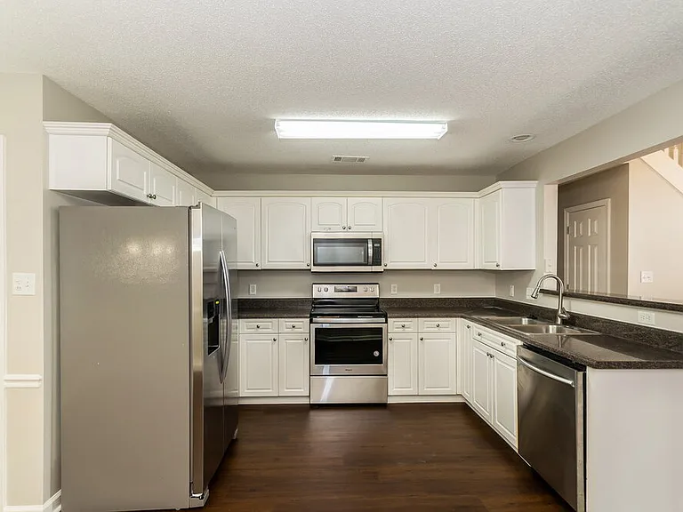 225 Magnolia Garden Ln — Photo 6