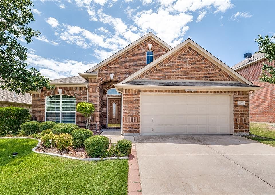 1st image of 427 Dartmoor Dr