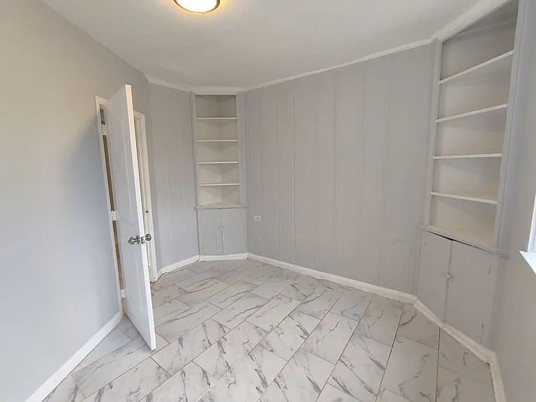 909 Park Ave #421E — Photo 14