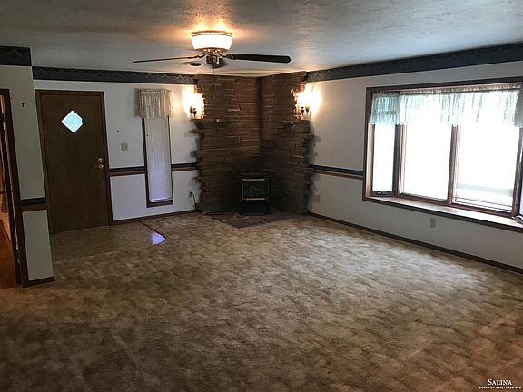 3rd image of 409 S Iowa Ave