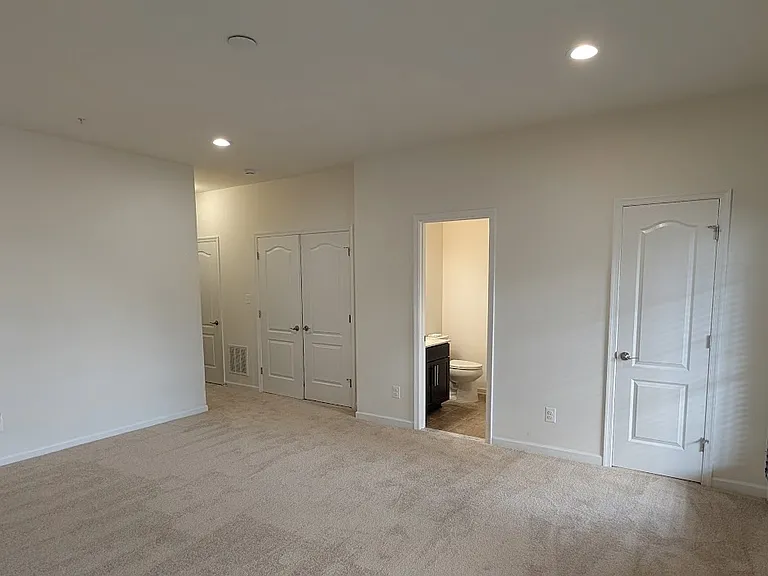 7821 Taggart Ct — Photo 44