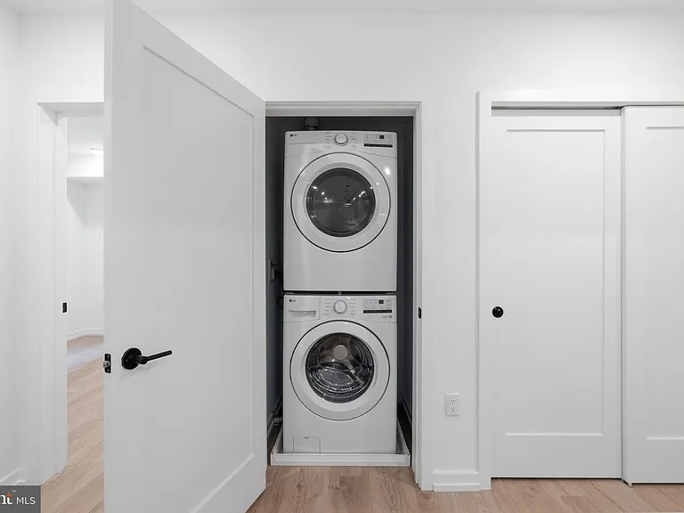 208 Vine St #3E — Photo 8