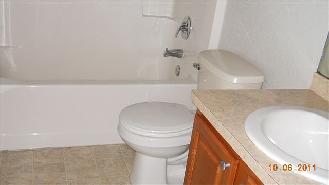 2nd image of 927 Dozier Ave