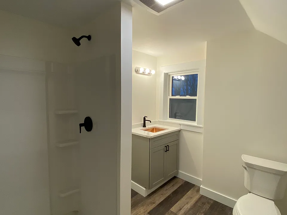 3rd floor bathroom
