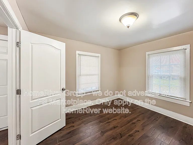 1310 Roanoke Ave — Photo 10