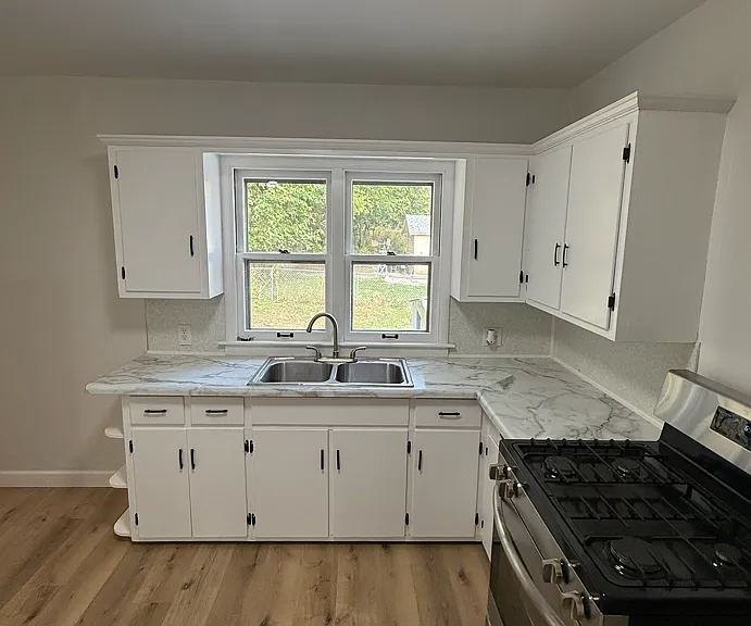 2611 W Highland Ave — Photo 5