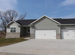 3940 Hendricks Ln NE, Solon, IA 52333